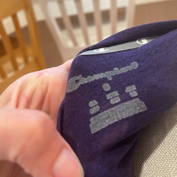 💜 5 for $25 or 3 for $18 Champion purple long sleeve shirt - Picture 5 of 6